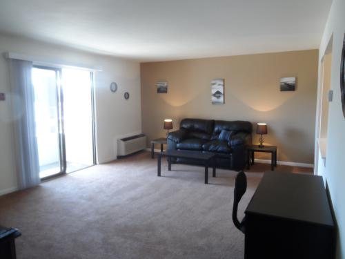 10842 W. Donna Drive